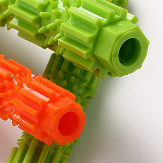 Wholesale Eco-friendly Rubber TPR Material Tooth Cleaning Elastic Grinding Stick Rod Smart Pet Chew Toys