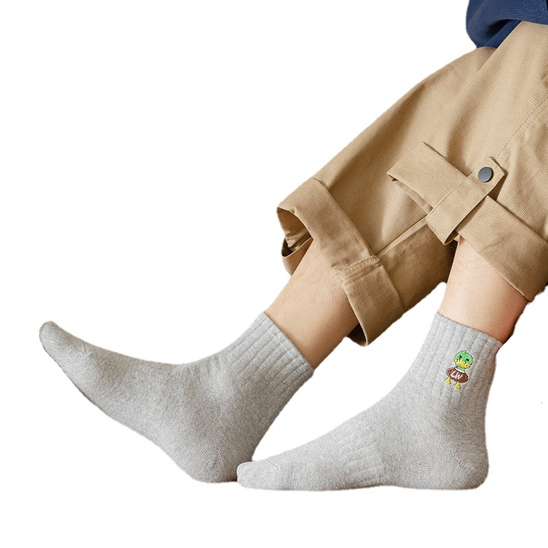 Men's White Mid-Calf Socks for Autumn Winter Sweat-Absorbing Breathable Low-Cut Ankle Socks Student Odor-Resistant Sports Socks