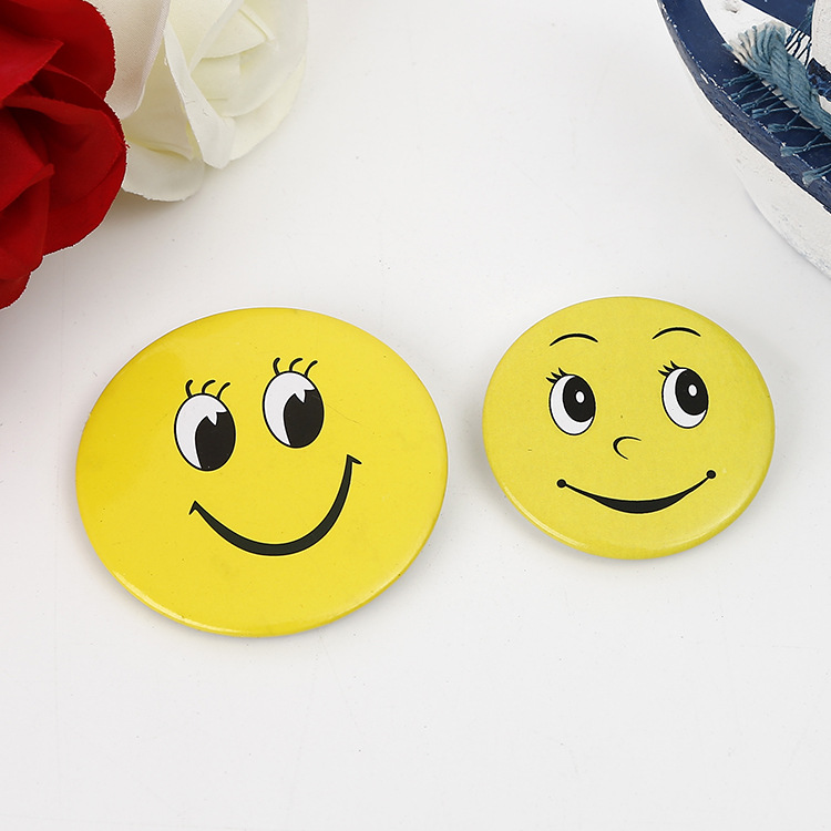 Whosale Smile Face Fashion Promotional Fashion Accessories Customizable Round Botton Tinplate Badge