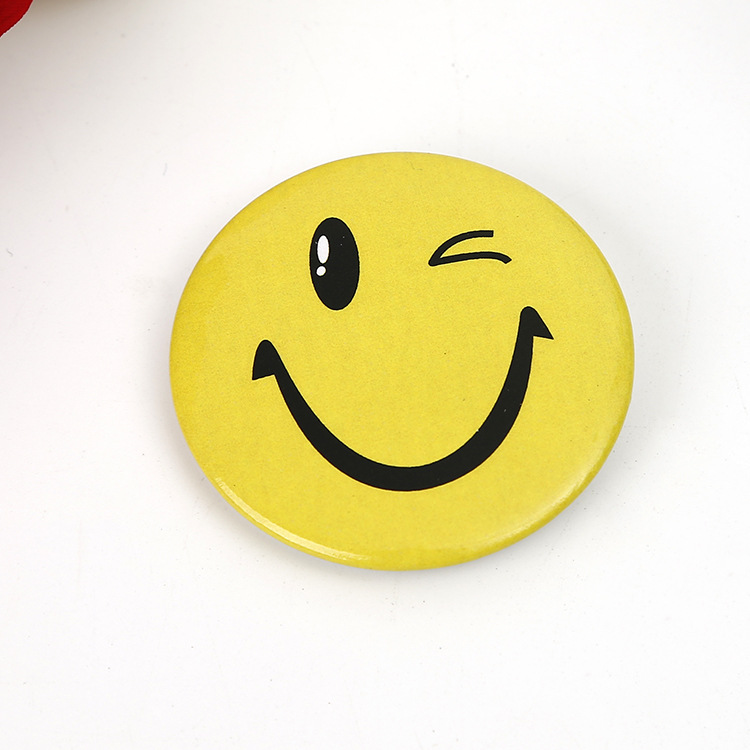 Whosale Smile Face Fashion Promotional Fashion Accessories Customizable Round Botton Tinplate Badge