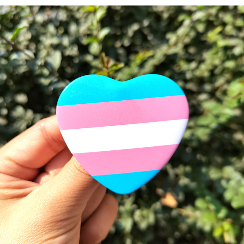 Coloful rainbow Fashion Promotional Fashion Accessories Customizable Heart Botton Tinplate Badge