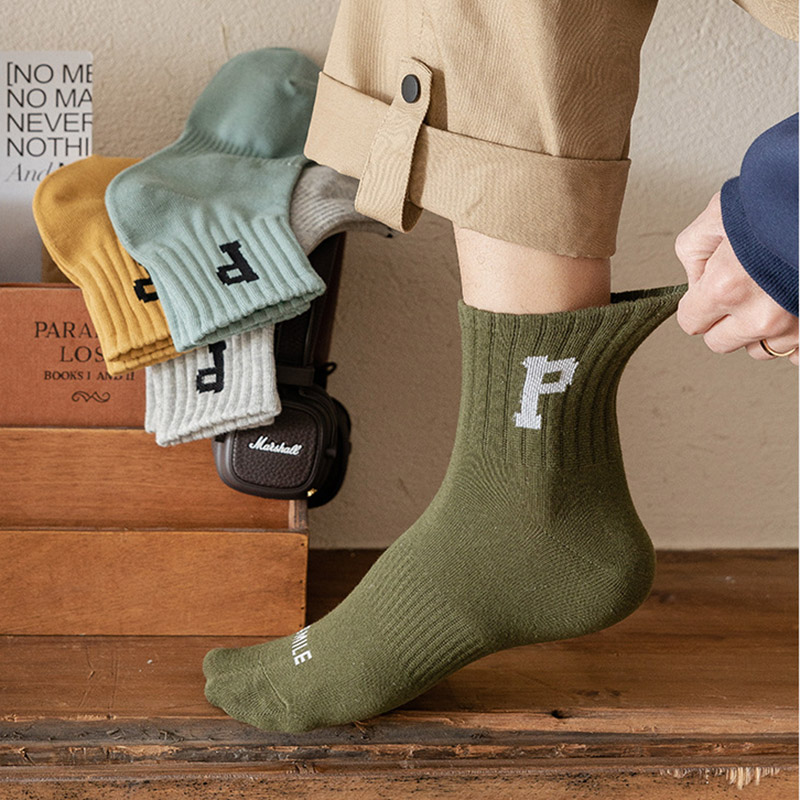 Men's White Mid-Calf Socks for Autumn Winter Sweat-Absorbing Breathable Low-Cut Ankle Socks Student Odor-Resistant Sports Socks