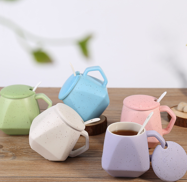 Wholesale Coffe Promotional Gift Custom Ceramic Cup Set with Covers&spoon